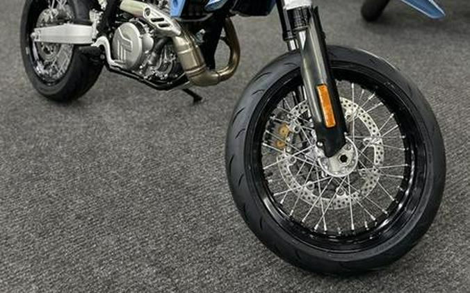 2025 Suzuki DR-Z4SM