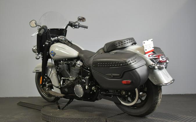 2025 Harley-Davidson Heritage Classic FLHC