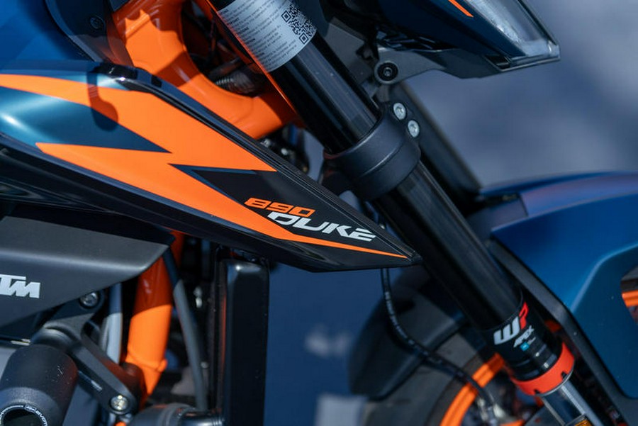 2023 KTM 890 R