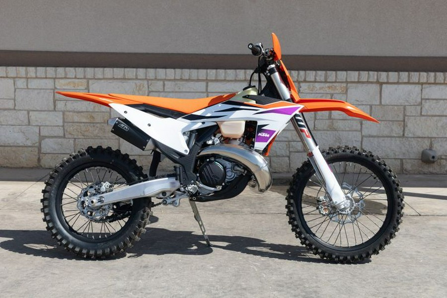 New 2024 KTM 300 XC ORANGE