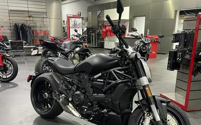 2021 Ducati XDiavel Dark and Black Star First Look Preview Photo Gallery