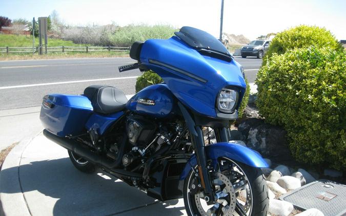 2024 Harley-Davidson Street Glide® Blue Burst - Black Finish