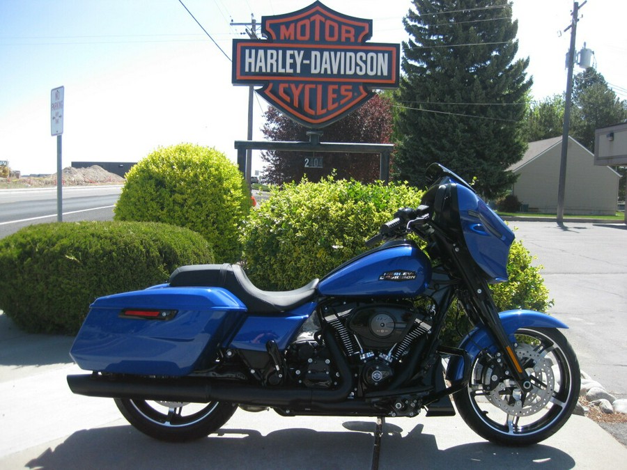 2024 Harley-Davidson Street Glide® Blue Burst - Black Finish