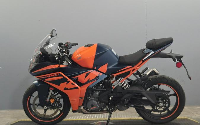 2023 KTM RC 390