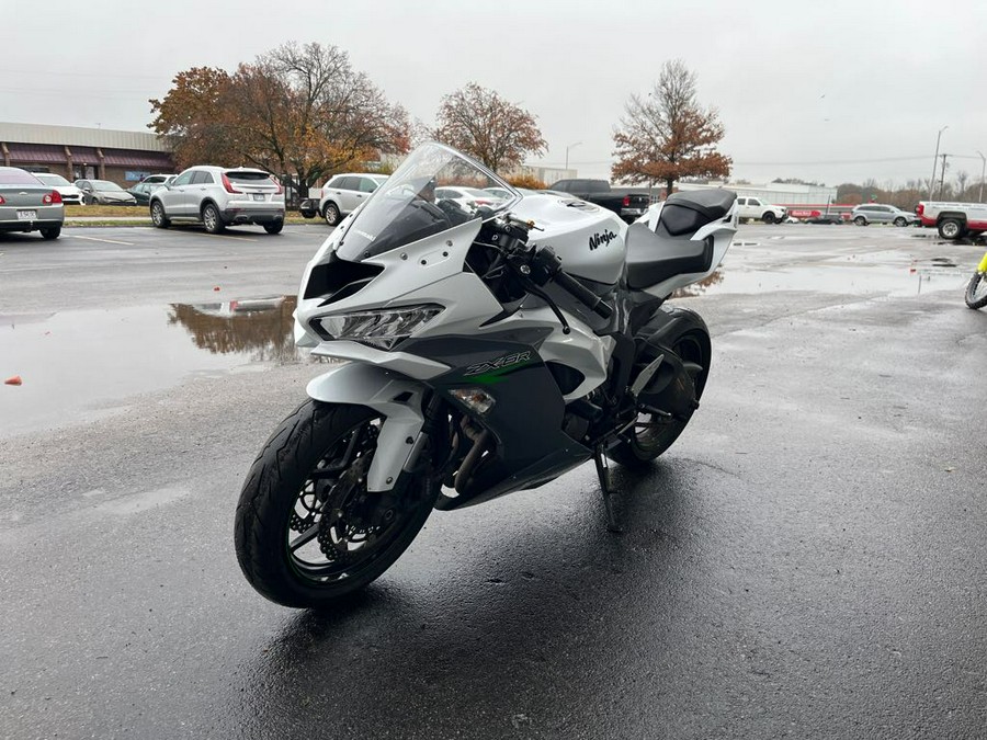2021 Kawasaki Ninja® ZX™-6R Base