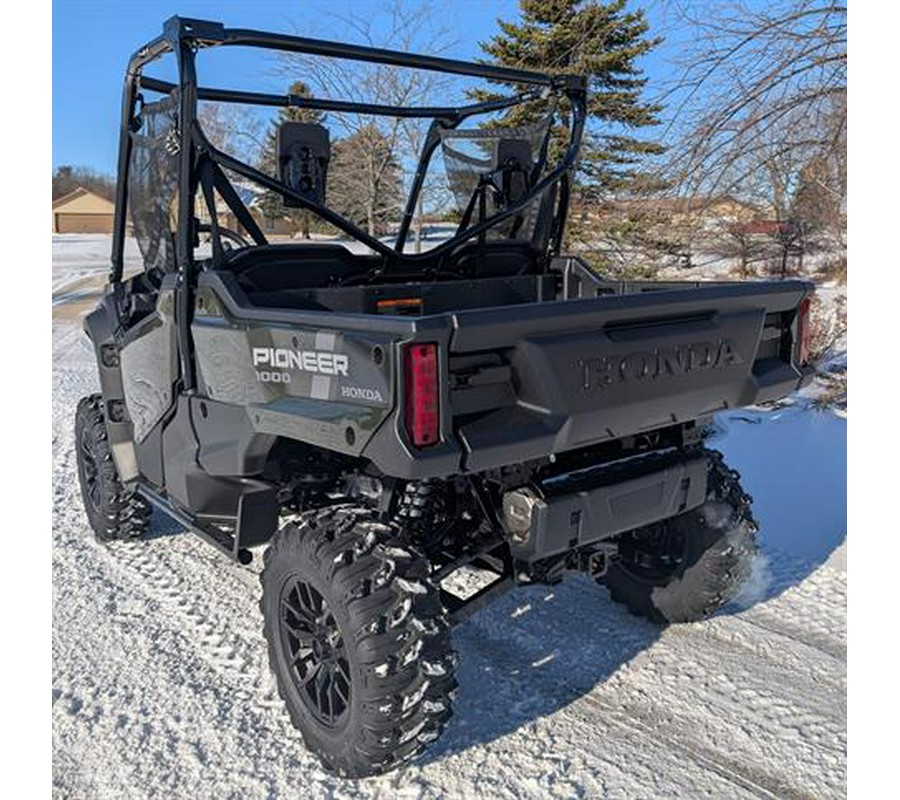 2025 Honda Pioneer 1000 Deluxe