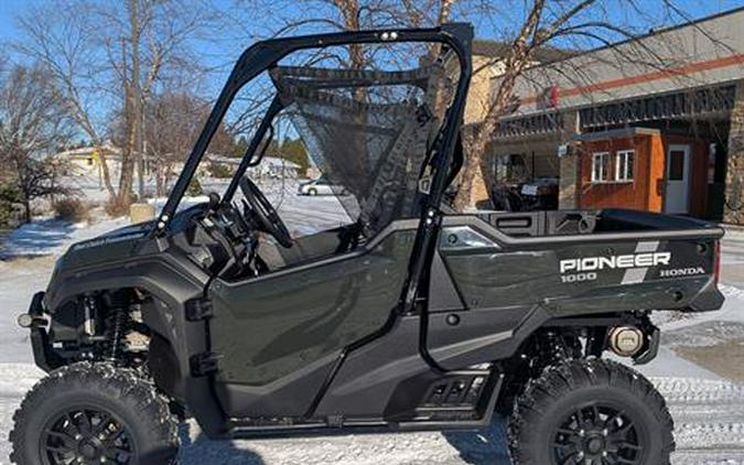2025 Honda Pioneer 1000 Deluxe