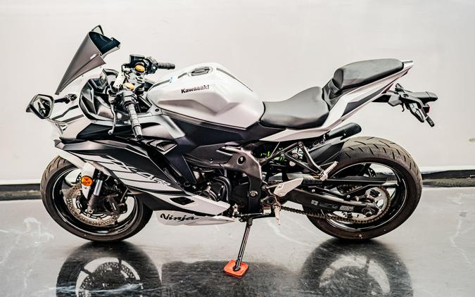2025 Kawasaki Ninja® ZX™-4RR ABS