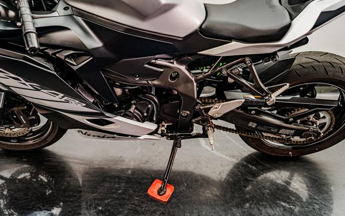 2025 Kawasaki Ninja® ZX™-4RR ABS