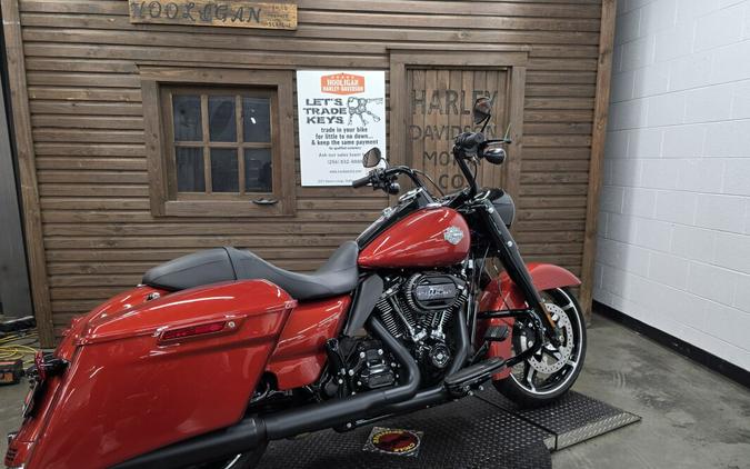 2025 Harley-Davidson® Road King™ Special WHISKEY FIRE/BLK TRIM