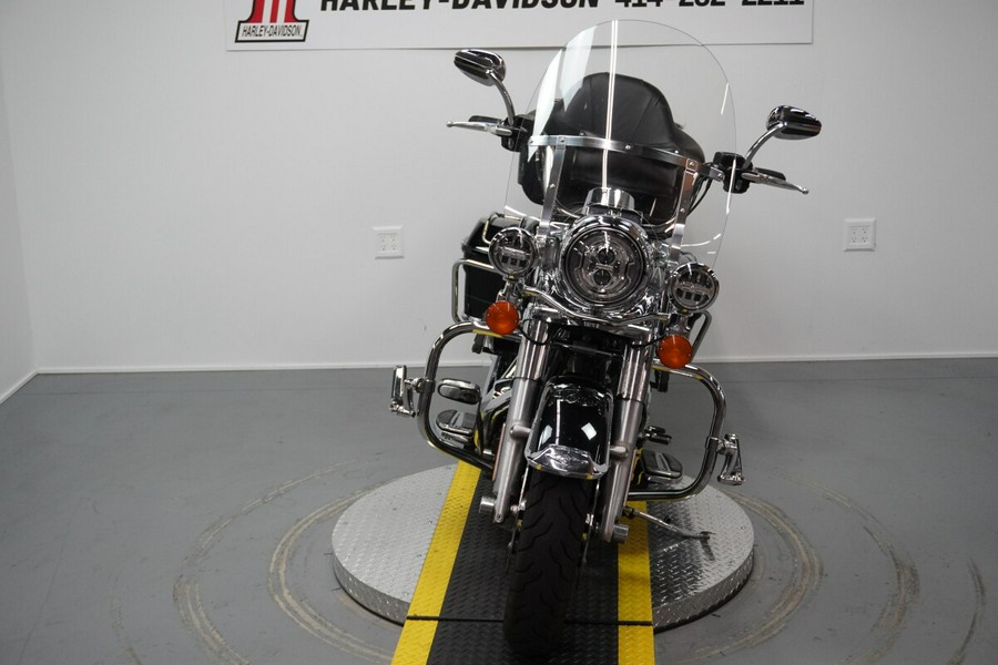 2017 Harley-Davidson® Road King® Vivid Black