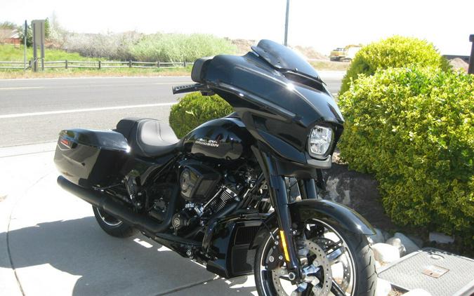 2024 Harley-Davidson Street Glide® Vivid Black - Black Finish