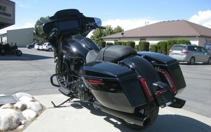 2024 Harley-Davidson Street Glide® Vivid Black - Black Finish