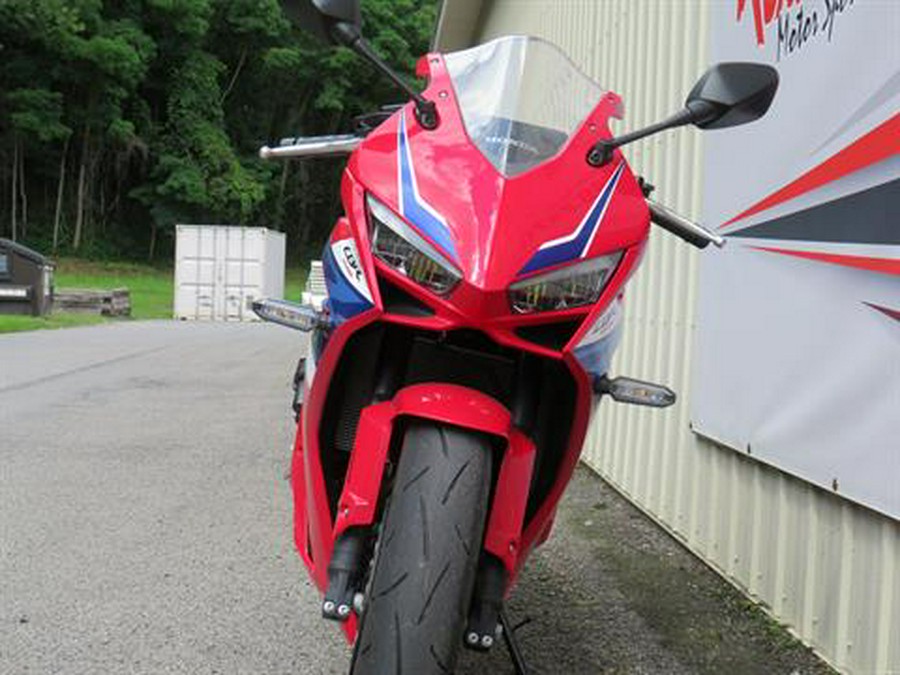 2025 Honda CBR650R E-Clutch