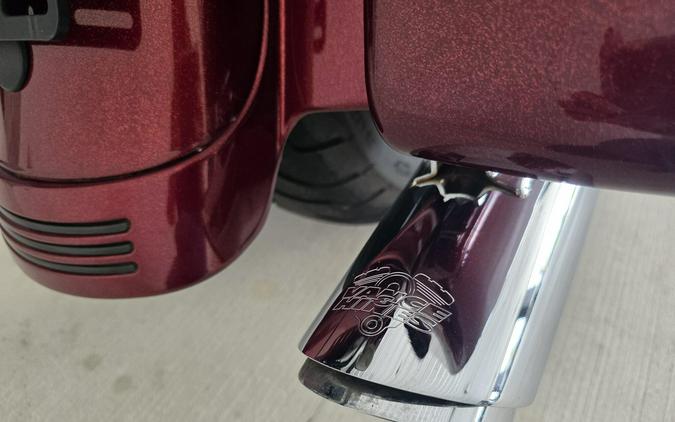 2017 Harley-Davidson® Street Glide® Special Hard Candy Custom™ Hot Rod Red Flake