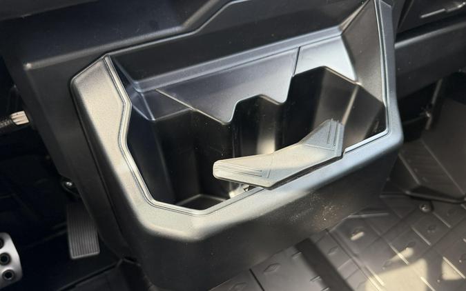 2027 CAN-AM DEFENDER MAX DPS CAB HVAC HD10 TWIN