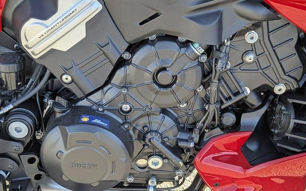 2025 Ducati Diavel V4 Ducati Red
