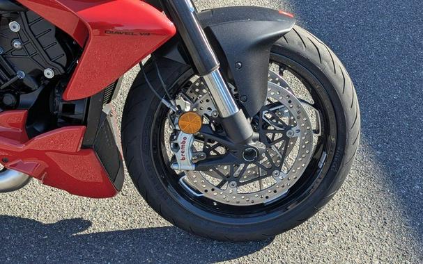 2025 Ducati Diavel V4 Ducati Red