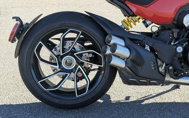 2025 Ducati Diavel V4 Ducati Red