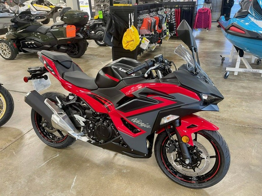 2024 Kawasaki Ninja® 500 ABS Passion Red/Metallic Flat Spark Black