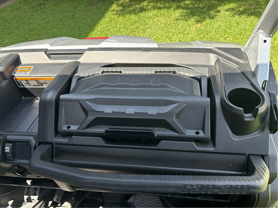 2025 Can-Am Defender X mr HD10 Hyper Silver & Legion Red