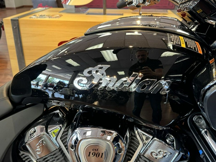 2023 Indian Motorcycle® Pursuit Limited Black Metallic