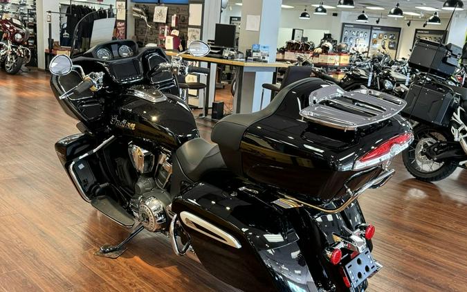 2023 Indian Motorcycle® Pursuit Limited Black Metallic