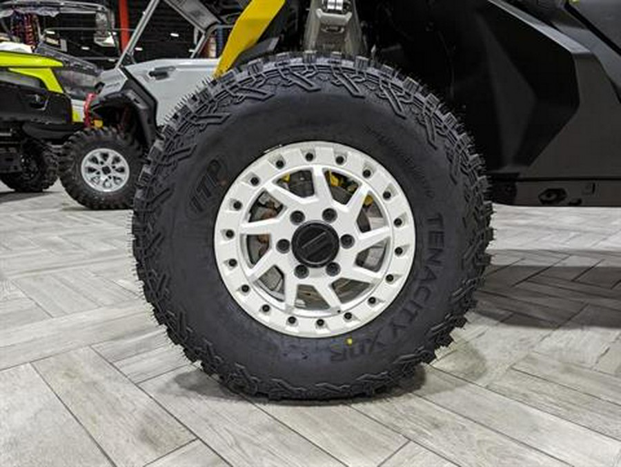 2024 Can-Am Maverick R X RS with Smart-Shox