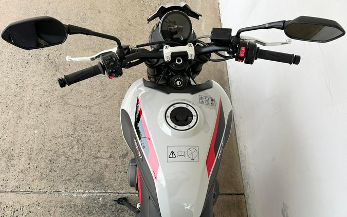 2026 Triumph TRIDENT 800