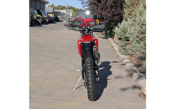 2027 Beta Motorcycles Xtrainer 300