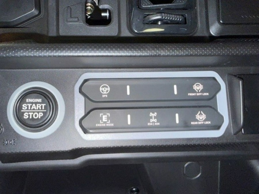 2026 Can-Am Defender XT CAB HD11