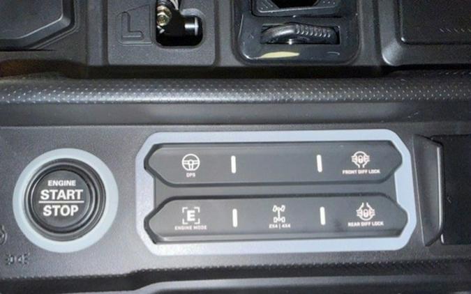 2026 Can-Am Defender XT CAB HD11