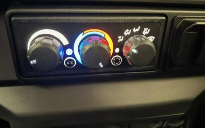 2026 Can-Am Defender XT CAB HD11