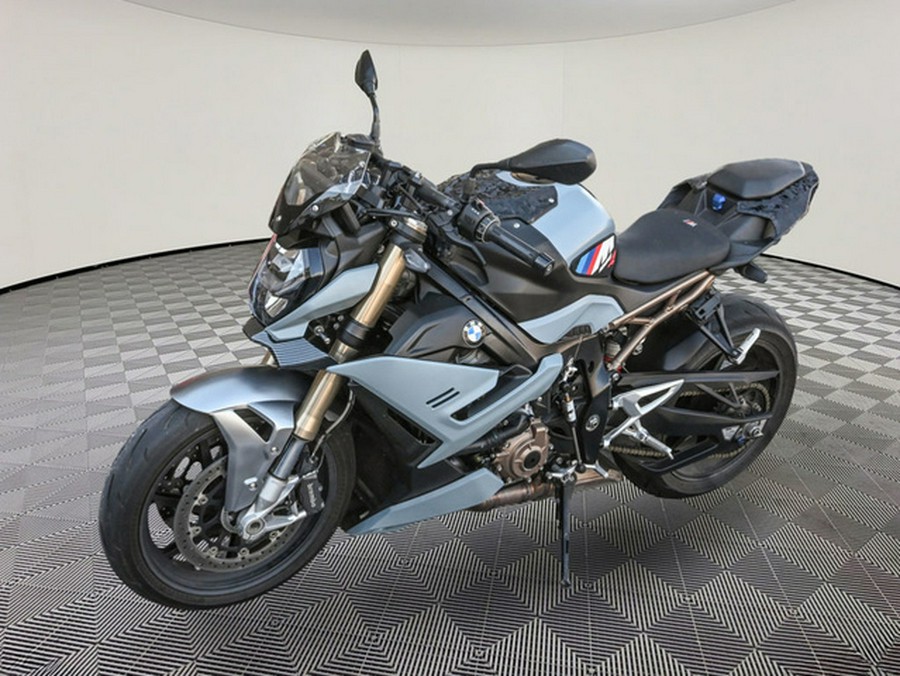 2022 BMW S 1000 R Hockenheim Silver Metallic 1000 R Racing Red