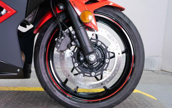 2025 Kawasaki Ninja® 500 SE ABS