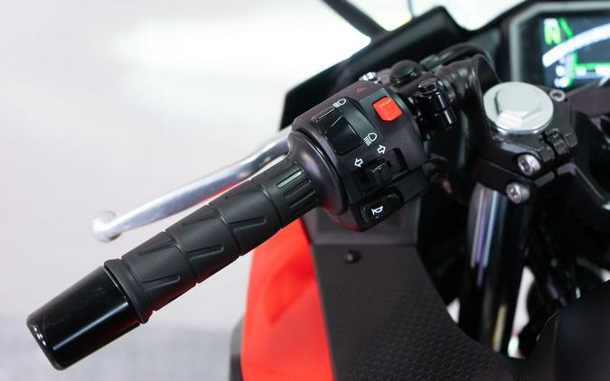 2025 Kawasaki Ninja® 500 SE ABS
