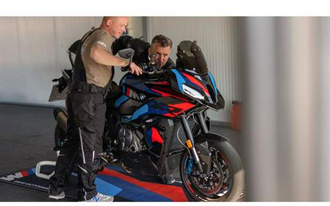 2026 BMW M 1000 XR