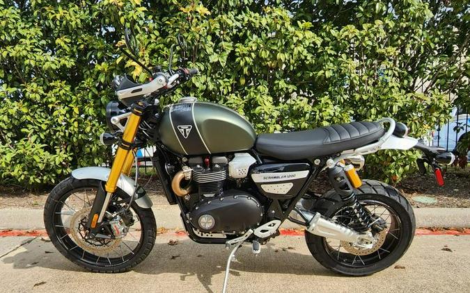 2023 Triumph Scrambler 1200 XE Matte Khaki Green Matte Jet Black