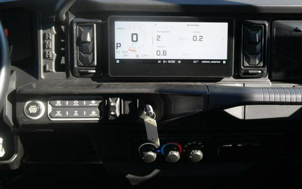 2026 Can-Am® Defender MAX Limited HD11