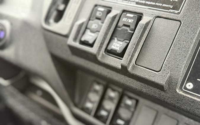 2025 Honda Pioneer 1000-6 Deluxe Crew