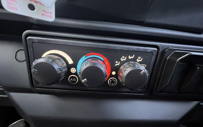 2026 Can-Am Defender Limited HD11