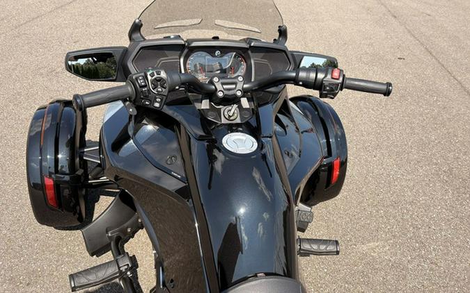 2016 Can-Am Spyder F3 T 6-Speed Semi-Automatic (SE6)