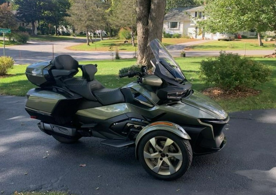 2021 Can-Am Spyder RT Sea To Sky