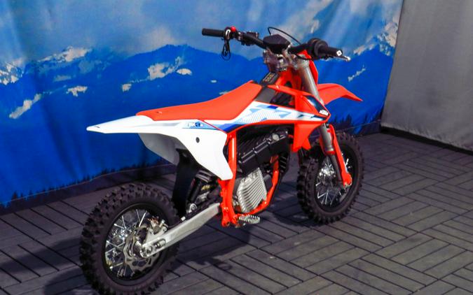 2024 KTM SX-E 3