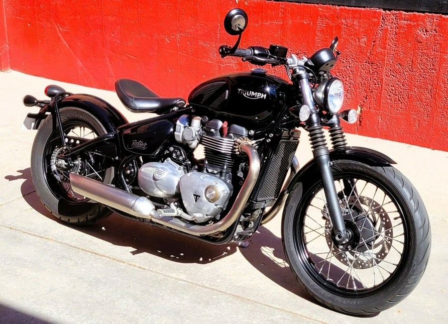 2017 Triumph Bonneville Bobber Jet Black