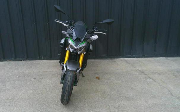 2025 Kawasaki Z900 SE ABS