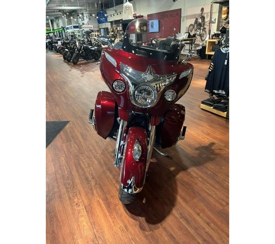 2017 Indian Motorcycle® Roadmaster® Burgundy Metallic