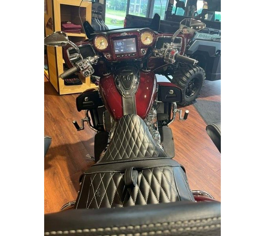 2017 Indian Motorcycle® Roadmaster® Burgundy Metallic