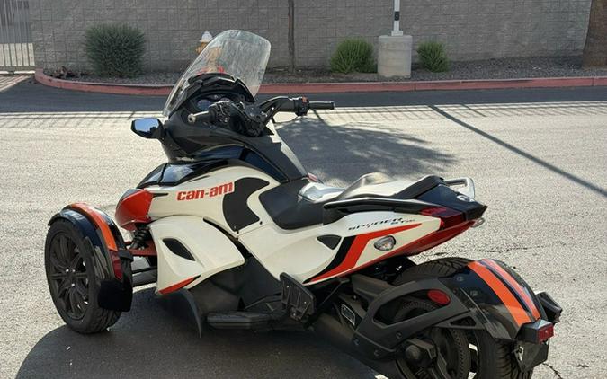 2015 Spyder ST Limited 5 Speed Semi-Automatic (SE5)