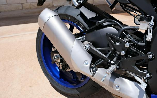2026 YAMAHA YZF-R1